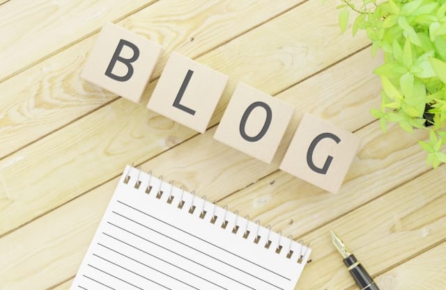 BLOGと書いてるブロックの写真